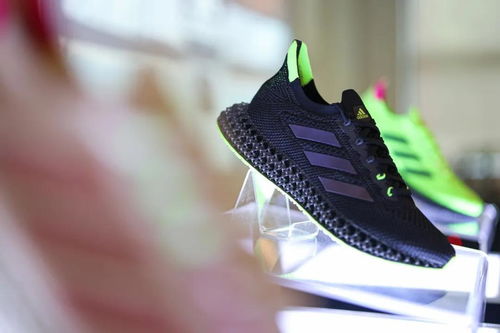 adidas 4D 開啟人類跑鞋新起點，革新運動服飾未來